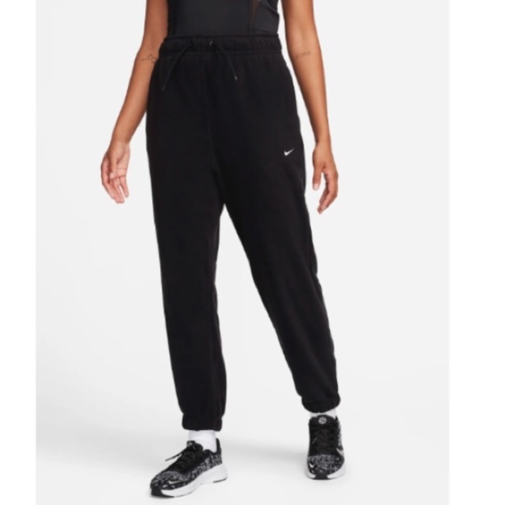 NWT Nike Therma-Fit One Fleece Pants